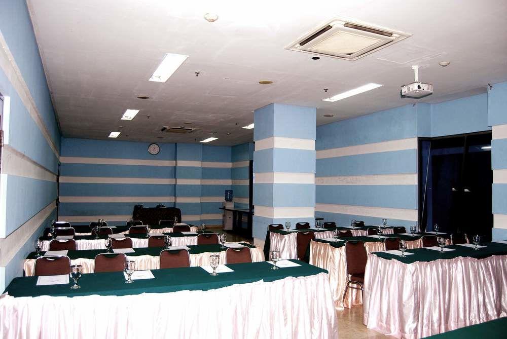 Super Oyo Townhouse 1 Hotel Salemba Jakarta Eksteriør bilde