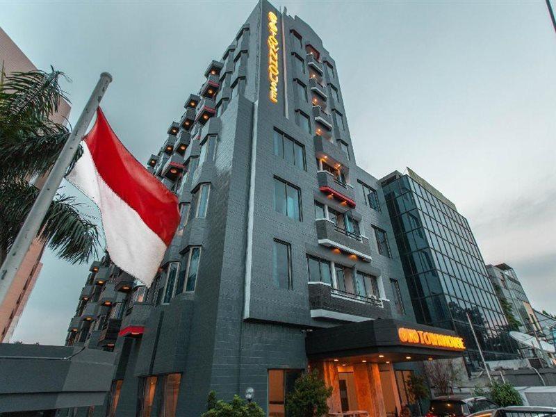 Super Oyo Townhouse 1 Hotel Salemba Jakarta Eksteriør bilde