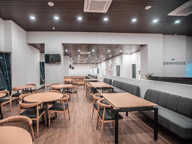 Super Oyo Townhouse 1 Hotel Salemba Jakarta Eksteriør bilde