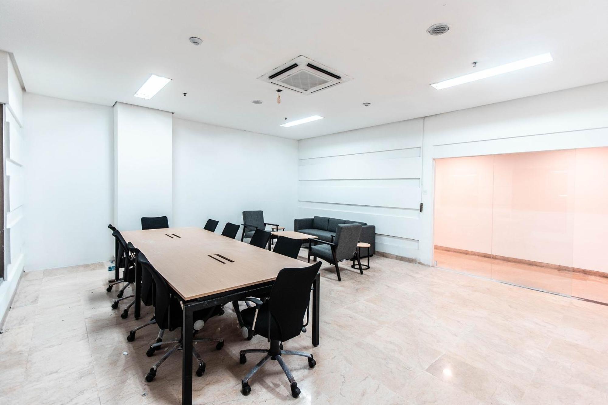 Super Oyo Townhouse 1 Hotel Salemba Jakarta Eksteriør bilde