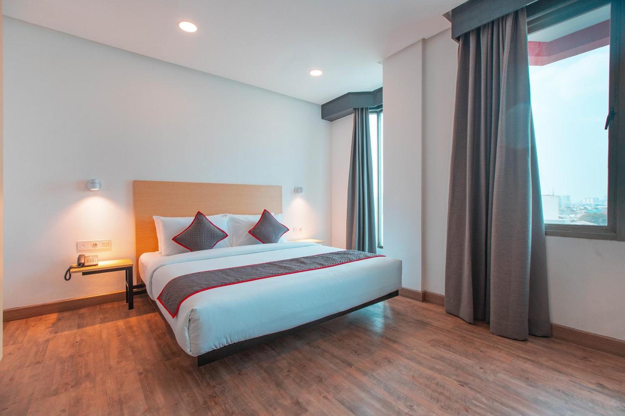 Super Oyo Townhouse 1 Hotel Salemba Jakarta Eksteriør bilde