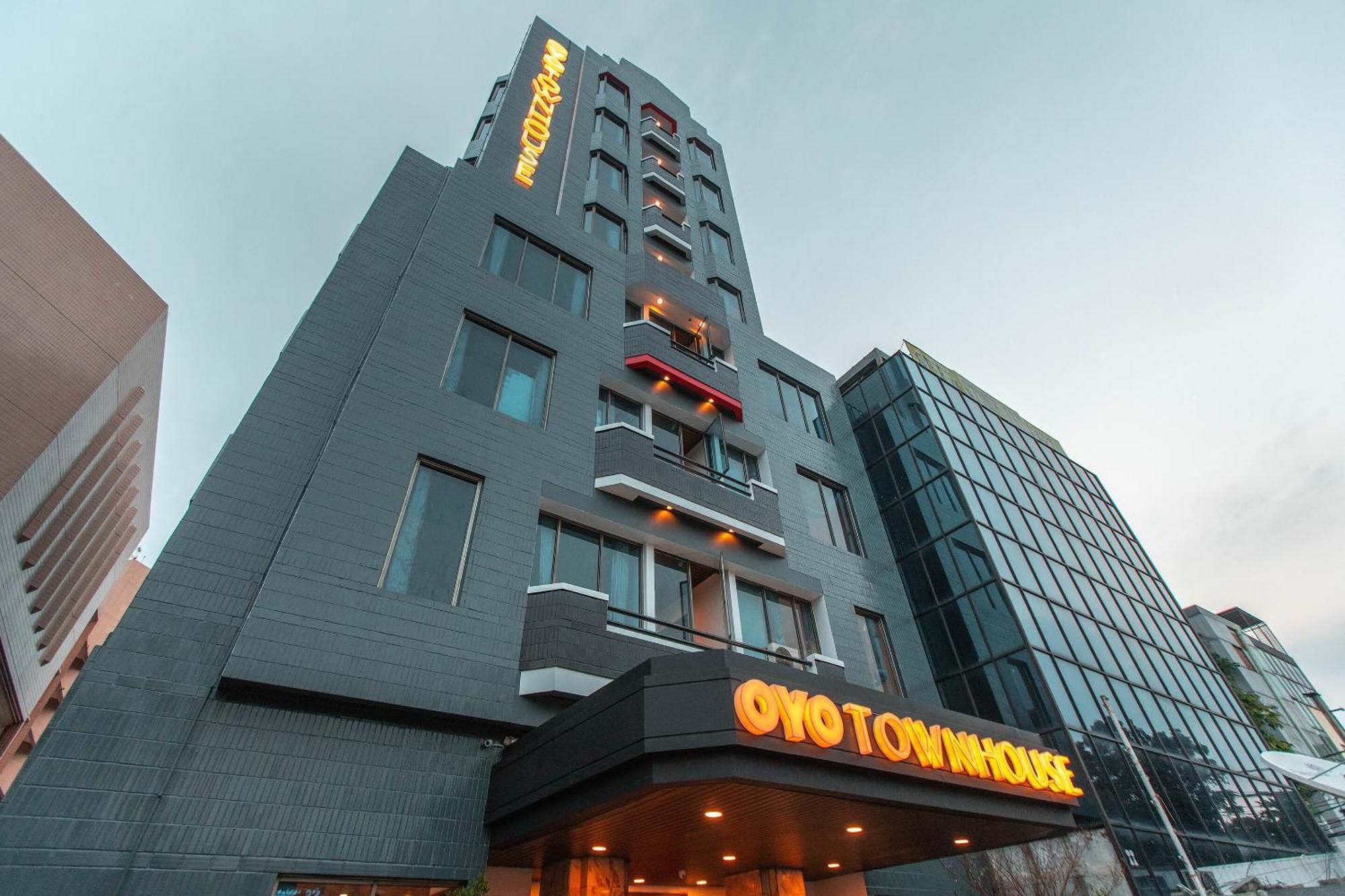 Super Oyo Townhouse 1 Hotel Salemba Jakarta Eksteriør bilde