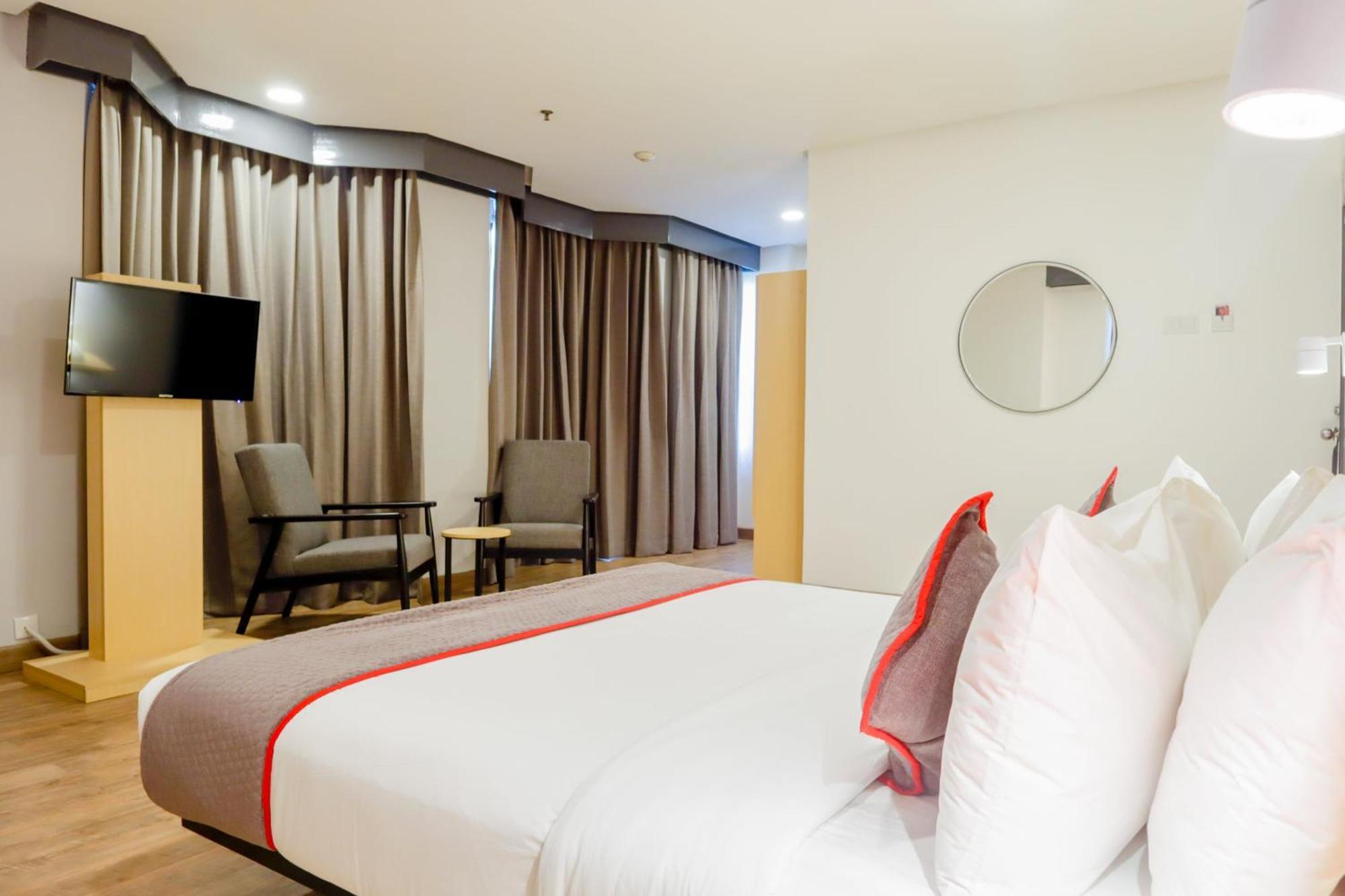 Super Oyo Townhouse 1 Hotel Salemba Jakarta Eksteriør bilde