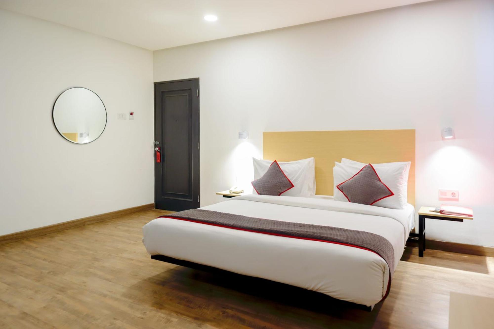 Super Oyo Townhouse 1 Hotel Salemba Jakarta Eksteriør bilde