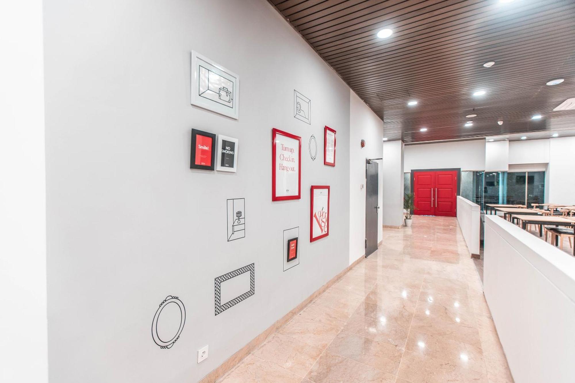 Super Oyo Townhouse 1 Hotel Salemba Jakarta Eksteriør bilde