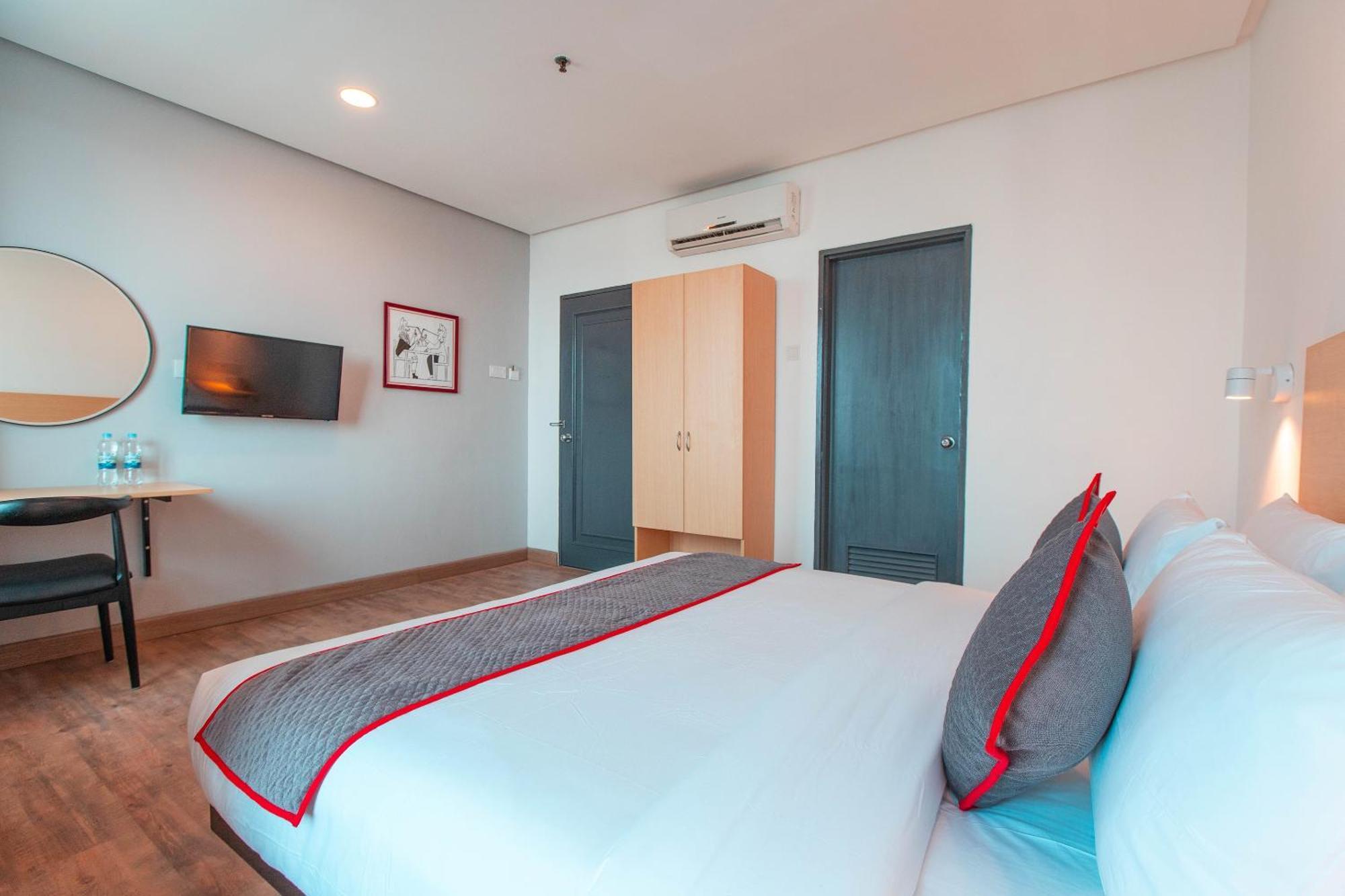 Super Oyo Townhouse 1 Hotel Salemba Jakarta Eksteriør bilde