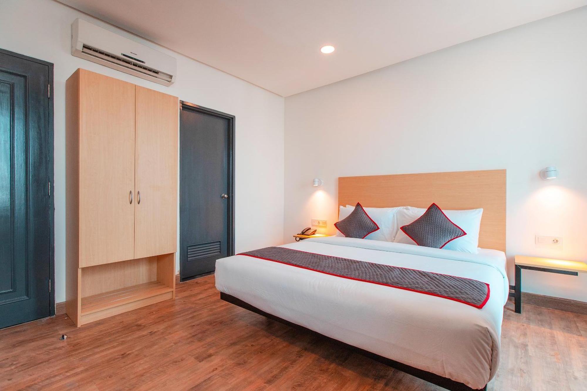Super Oyo Townhouse 1 Hotel Salemba Jakarta Eksteriør bilde