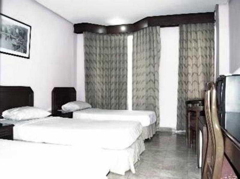 Super Oyo Townhouse 1 Hotel Salemba Jakarta Eksteriør bilde