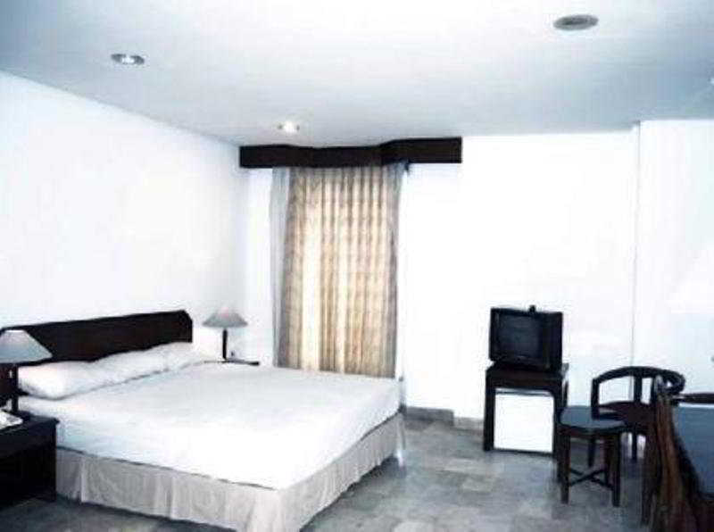 Super Oyo Townhouse 1 Hotel Salemba Jakarta Eksteriør bilde