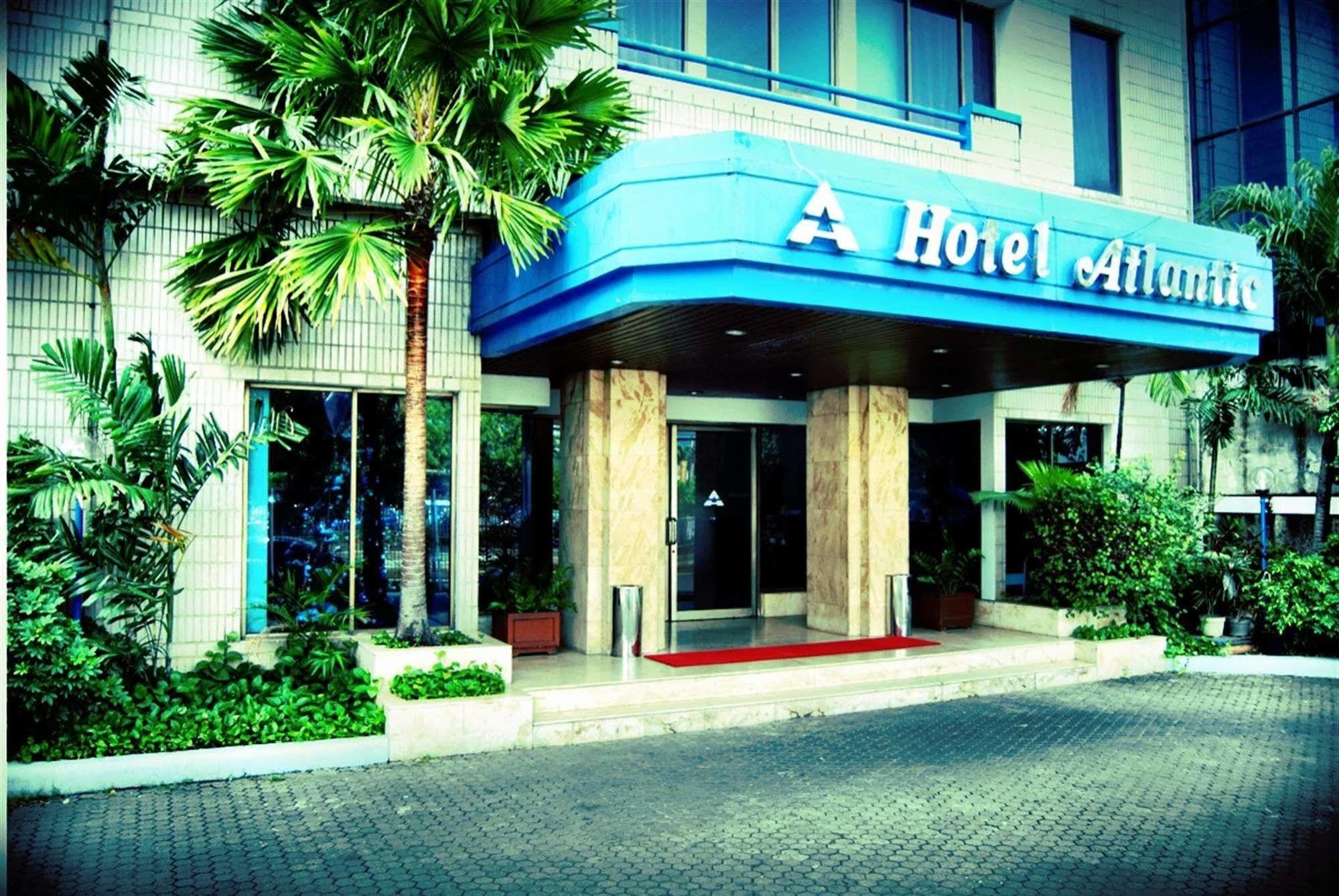 Super Oyo Townhouse 1 Hotel Salemba Jakarta Eksteriør bilde